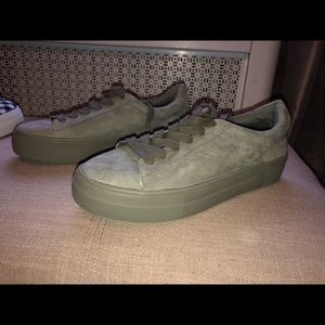 Steve Madden sneakers